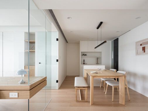 Vénás Lakás: Meleg minimalizmus márvány részletekkel!