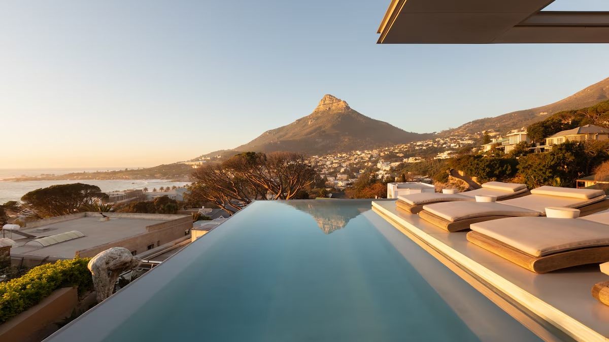 Modern Tengerparti Airbnb-k: 17 lenyűgöző ajánlat 2026-ra!