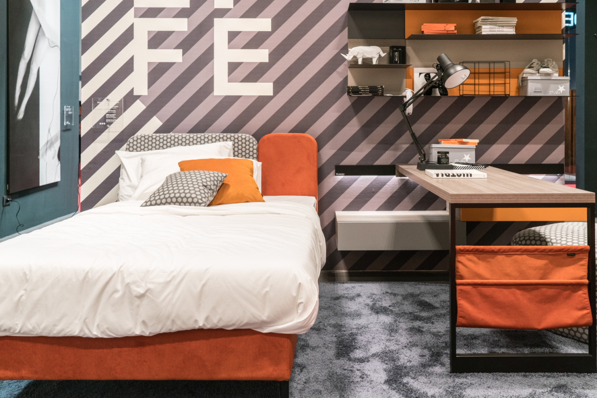 Kék filctoll eltávolítása: Meglepetés a parkettán!