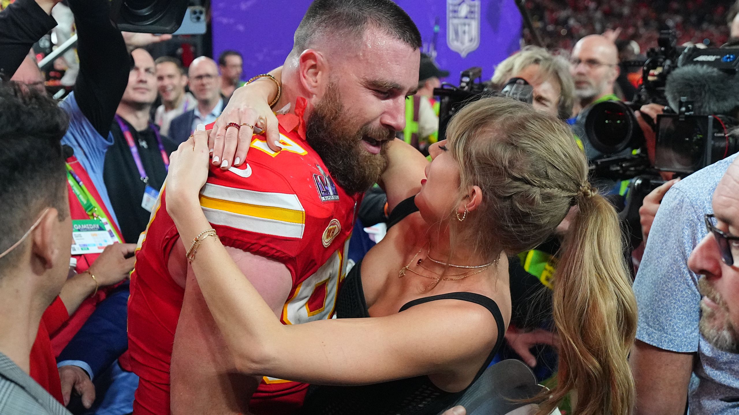 AD Taylor Swift: 5 szék, amit Travis Kelce nem törhet össze!