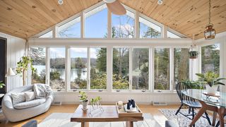 Taviház Airbnbs: Hűsölj a tavaszi melegben 2026-ban!