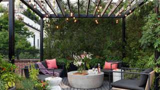 Pergola ötletek: Alakítsd át udvarod egy tavaszi oázissá!