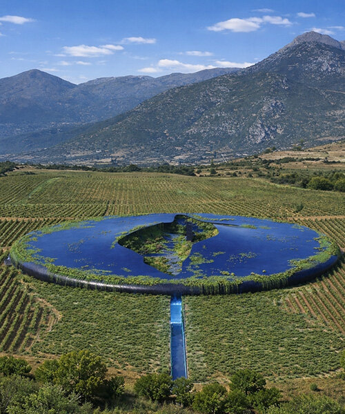 UFO-szerű borászat bújik meg a görög szőlőültetvényekben!
