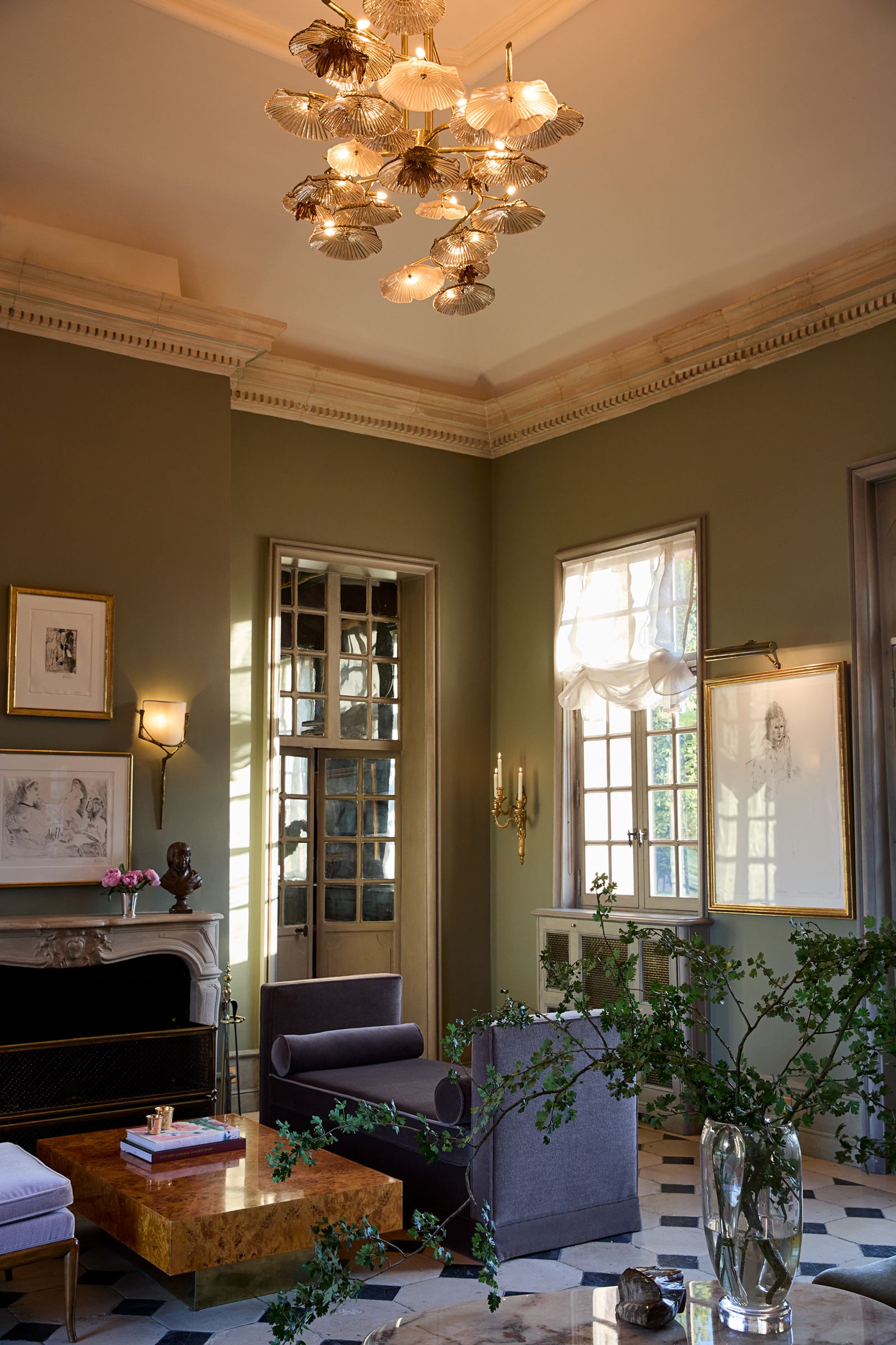 Diszkócsillogás és Louis XIII: Egy maximalista francia kastély!