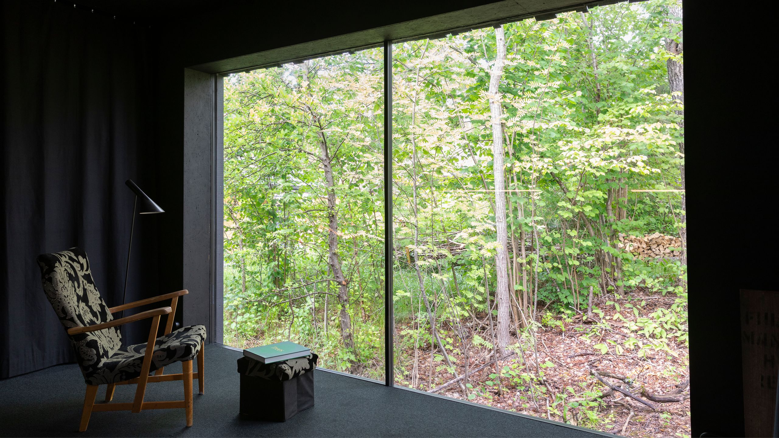 Fenntartható kicsi ház Finnországban: Így néz ki a jövő!