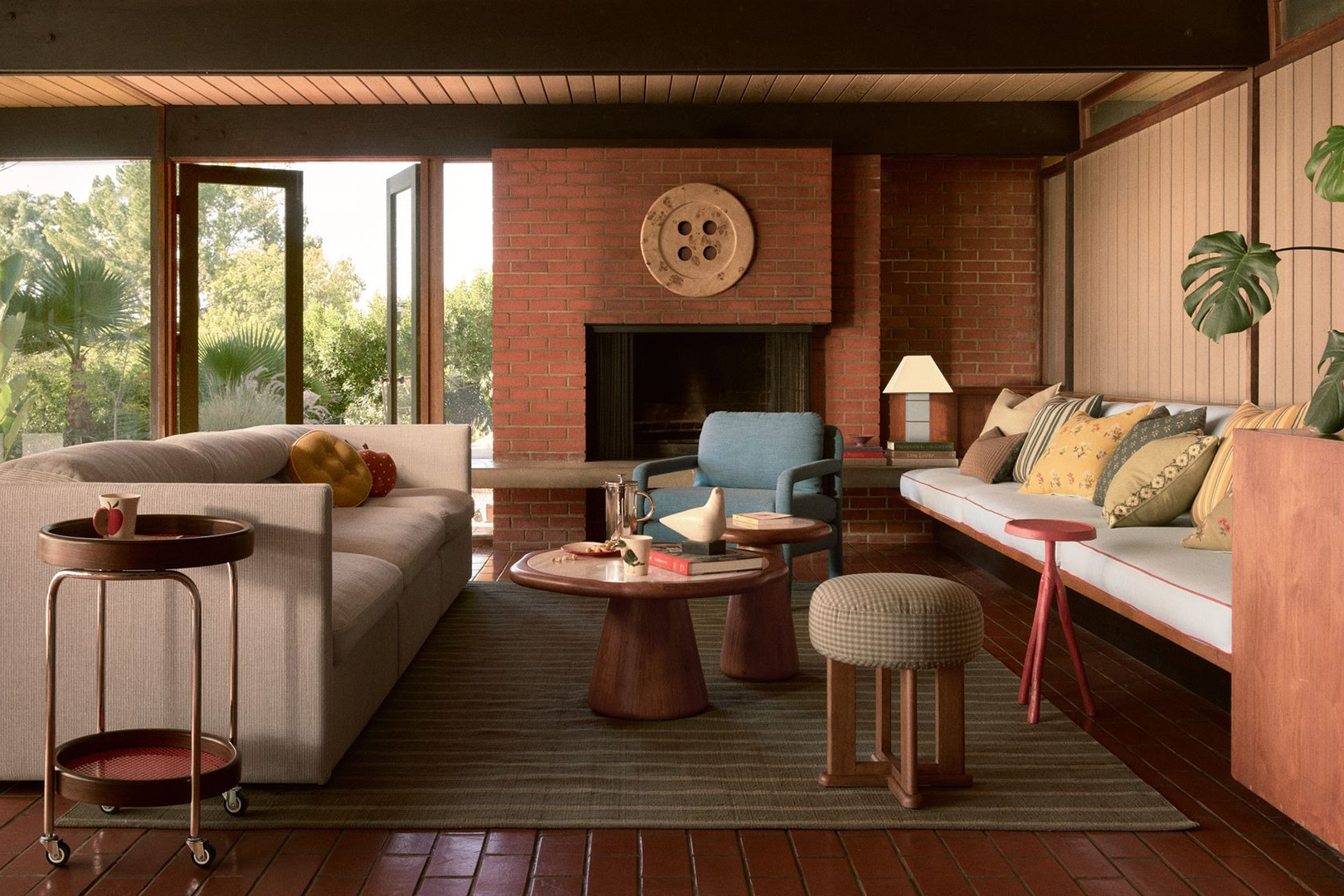 Emma Chamberlain West Elm kollekciójából 9 biztosan elfogy!