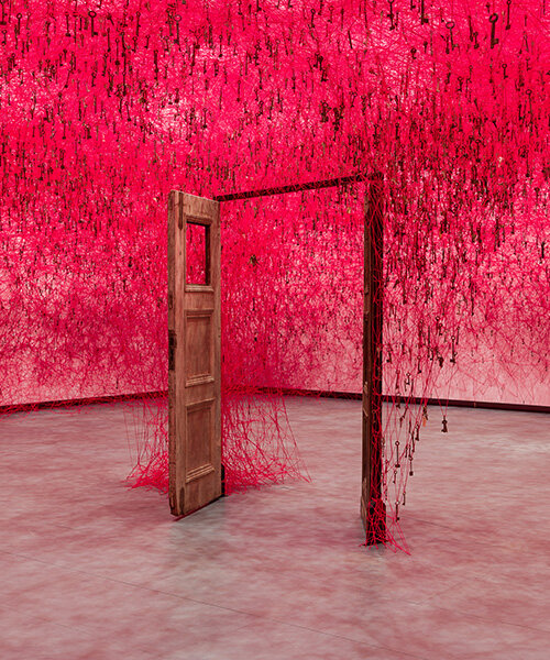 Chiharu Shiota hálói és Yin Xiuzhen ruhák a Hayward Galériában!