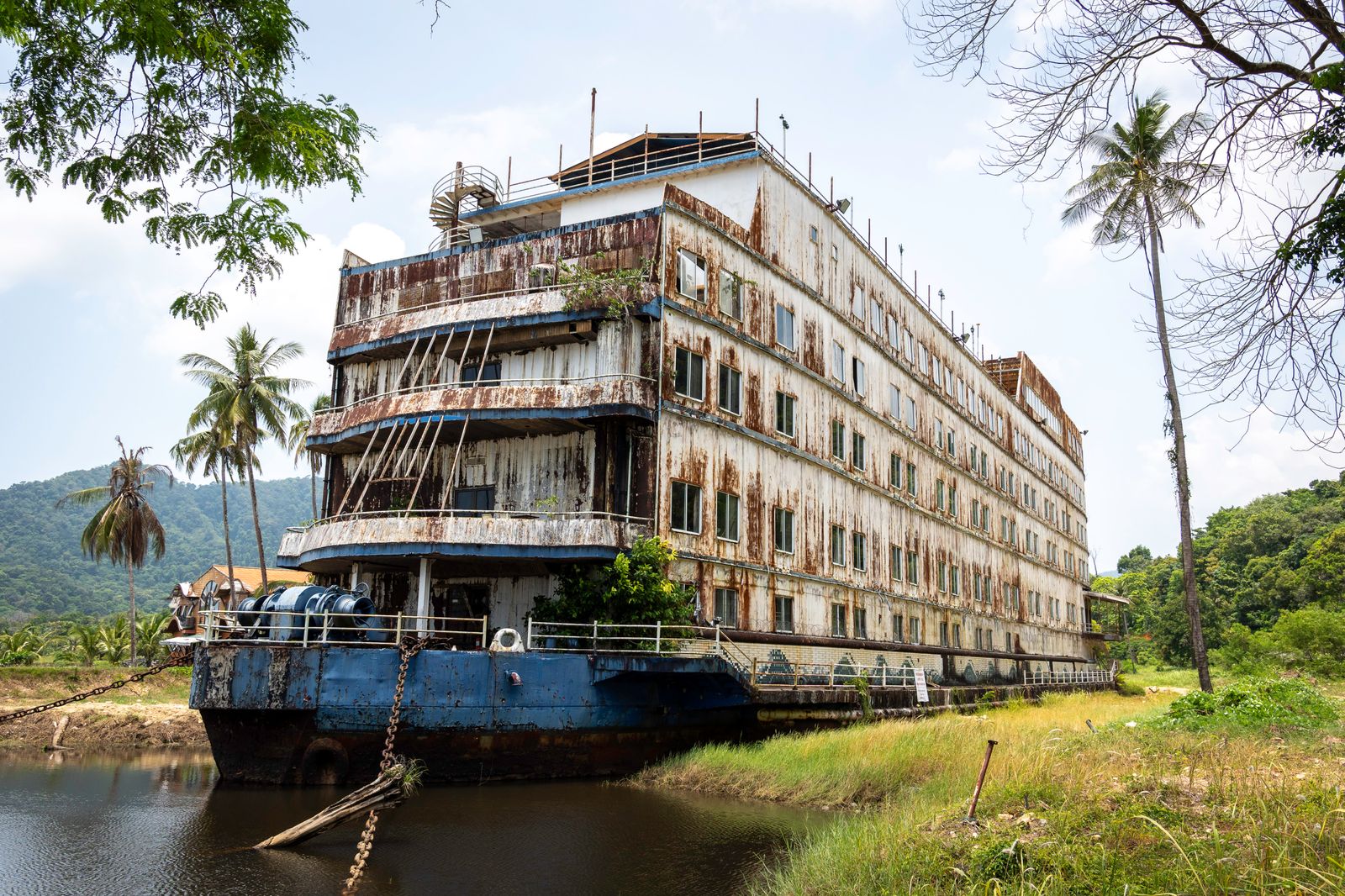 Galaxis: Thaiföld elhagyott lebegő szállodája, a 