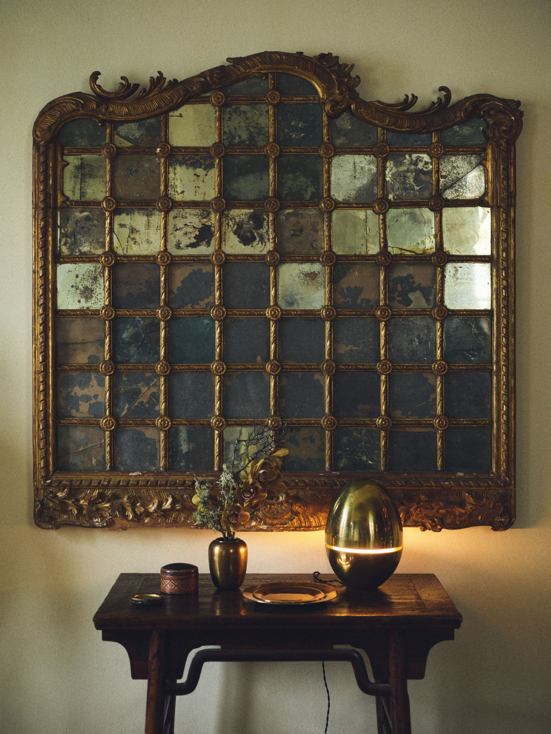 Zara Home: Colin King 2,800 dolláros tojáslámpája!