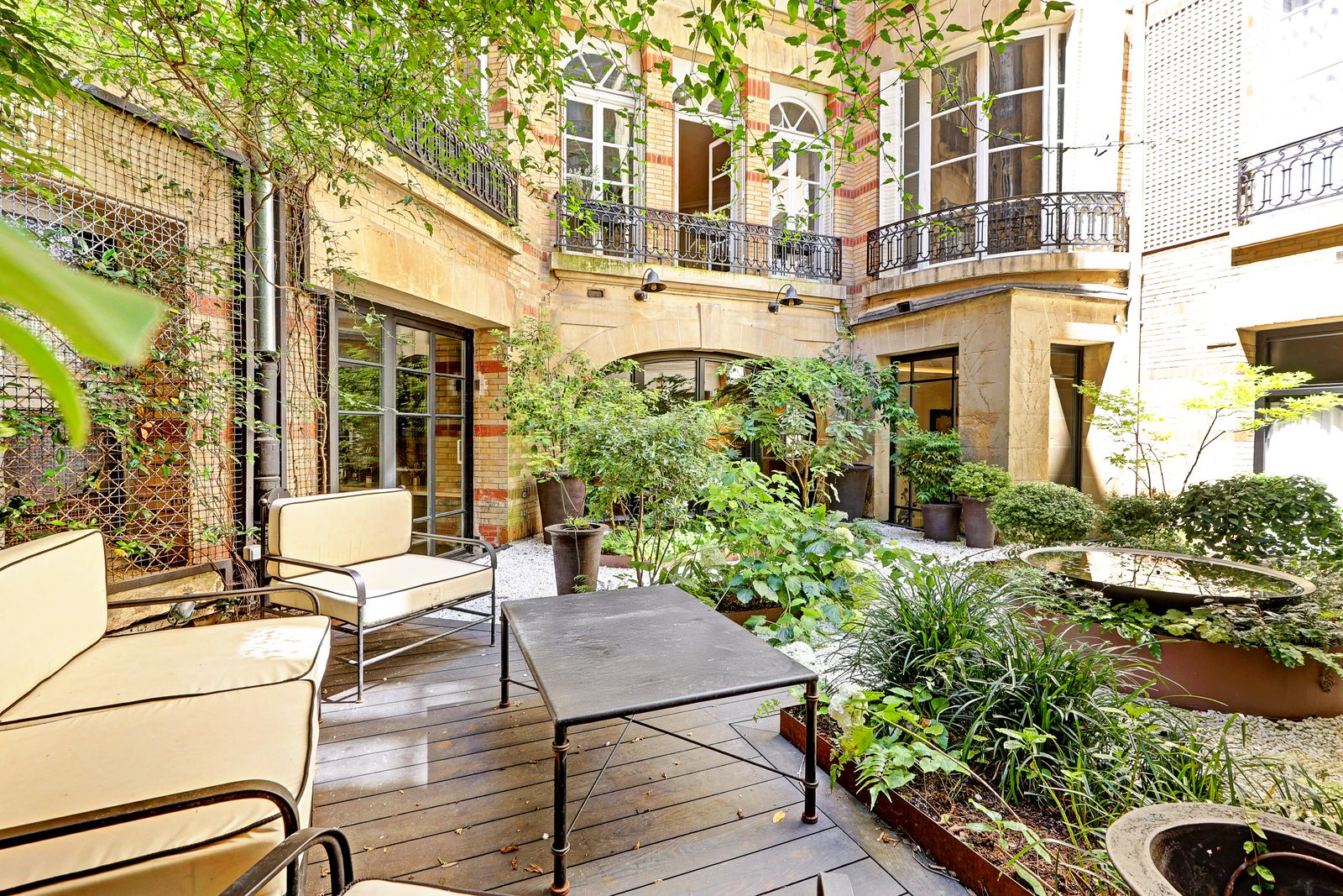 Brigitte Bardot párizsi lakása most 9,12 millióért elérhető!