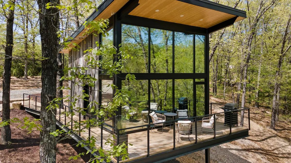 Fák közt élni: 15 varázslatos Airbnb faház!
