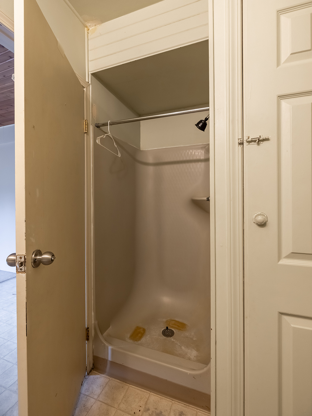 Vancouveri tervező édesanyját hívta meg – nyugalmi szobát épített!