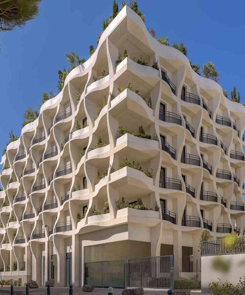 Hajlított héjszerű homlokzatok: Montpellier új lakásai