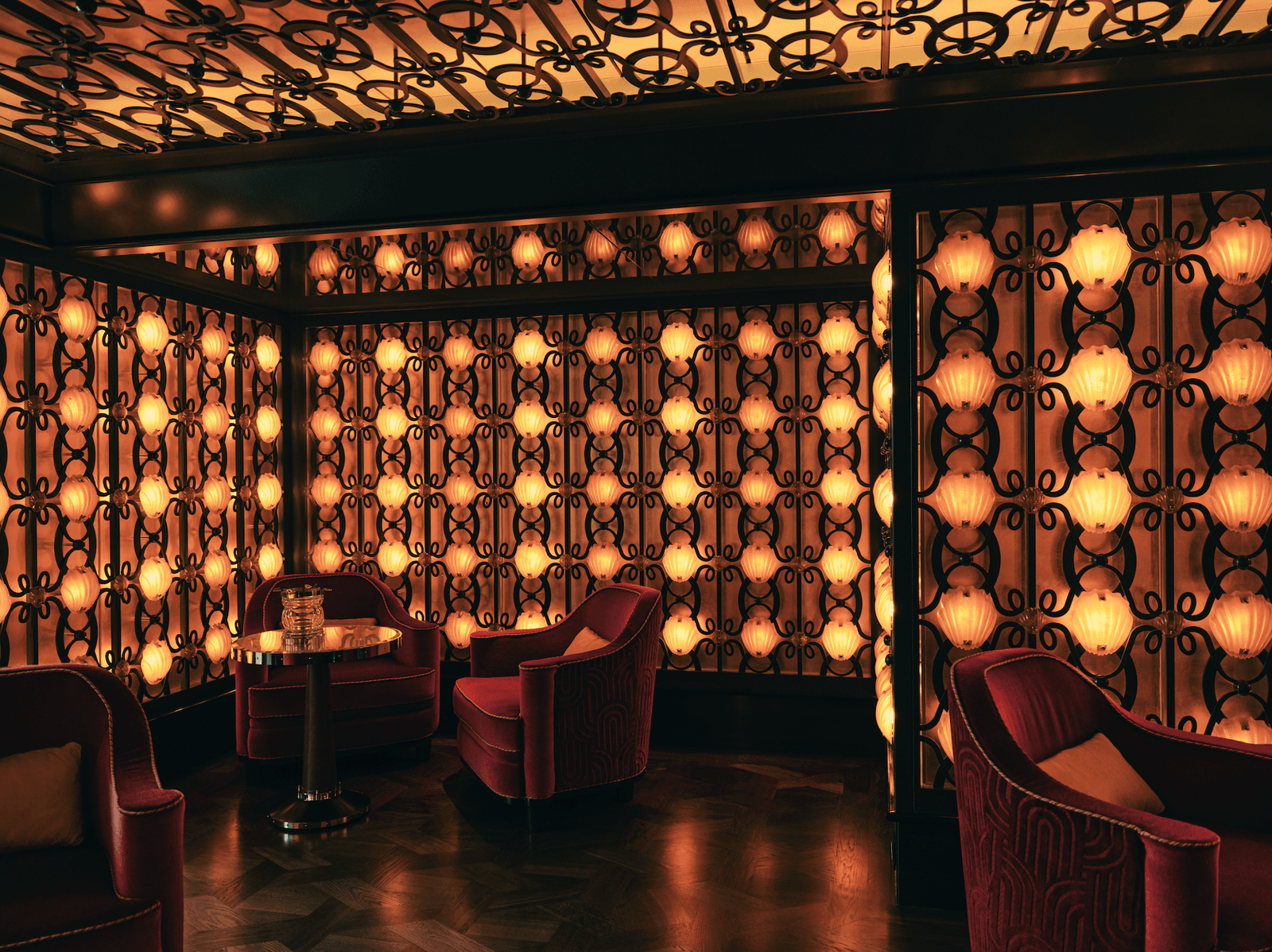 Új Four Seasons Jachtok: Caviar Terasz, Ragyogó Művészet!