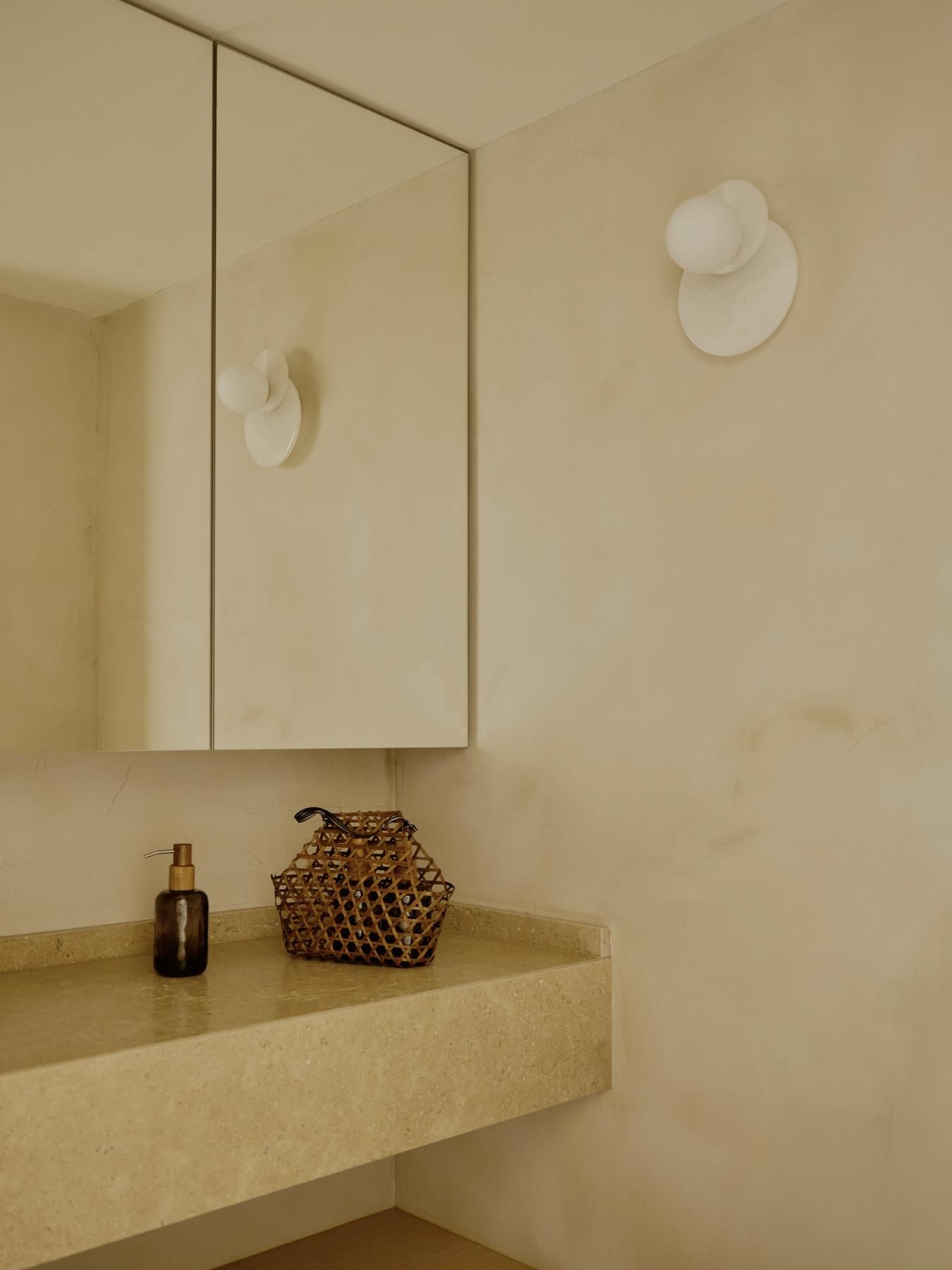 Keskeny fürdőszobák: 6 trükk a maximális helykihasználásért!