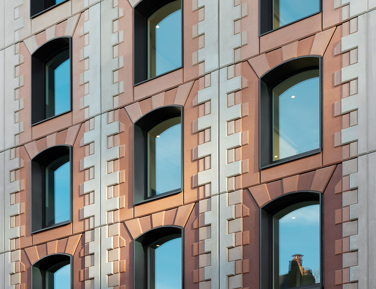 Körforgás a Betonnal: Emlékek a Bureau de Change-ben!