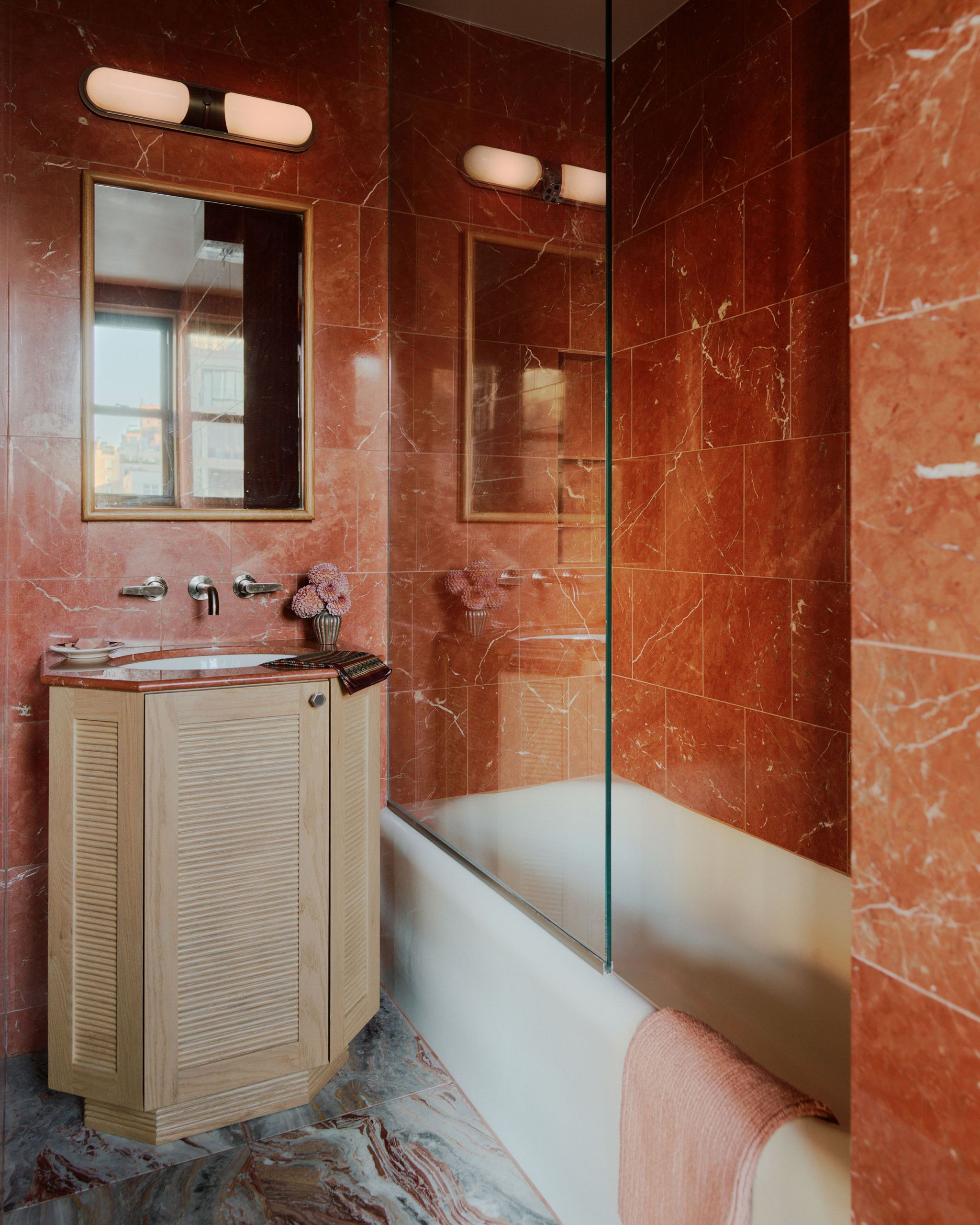 Kis fürdőszobákhoz: 9 legjobb kompakt mosdószekrény!