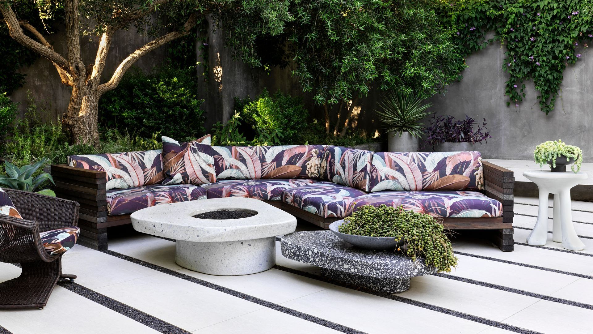 Kültéri kávézóasztalok: 7 stílusos és praktikus választás!