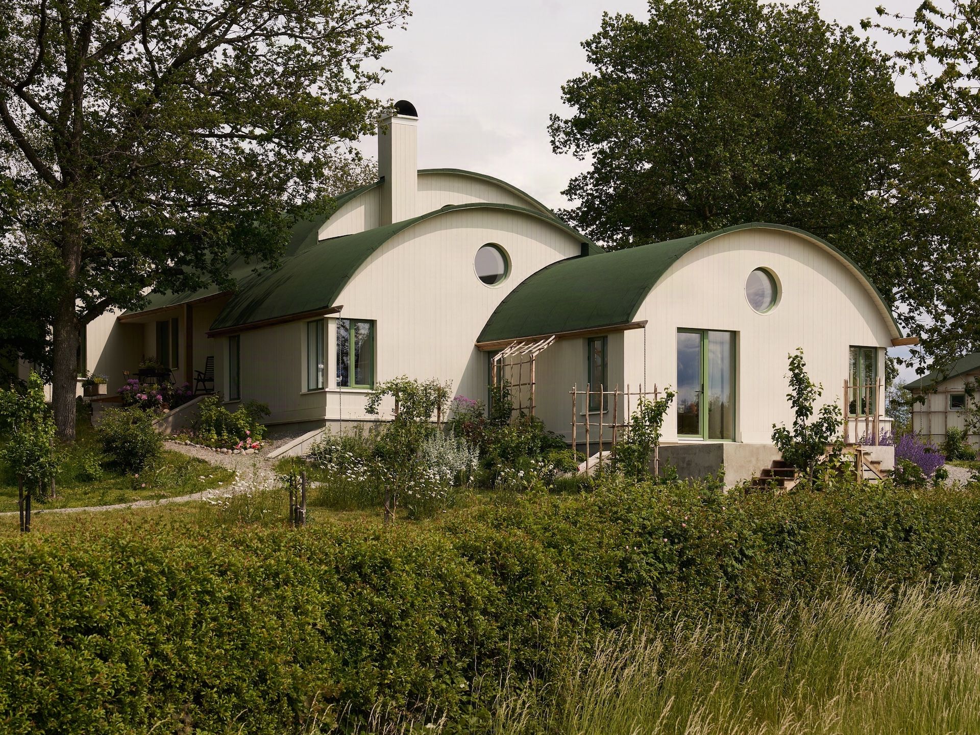 Gótikus katedrális és babaház: ez a svéd otthon!