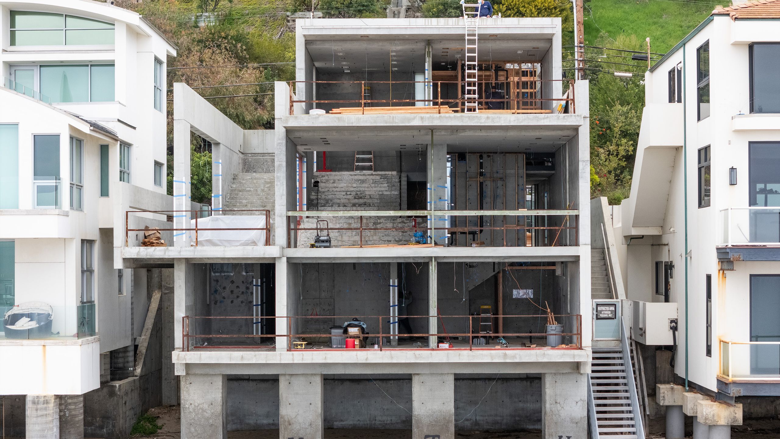 Kanye West Tadao Ando-kastélyának története még messze nem véget ért!