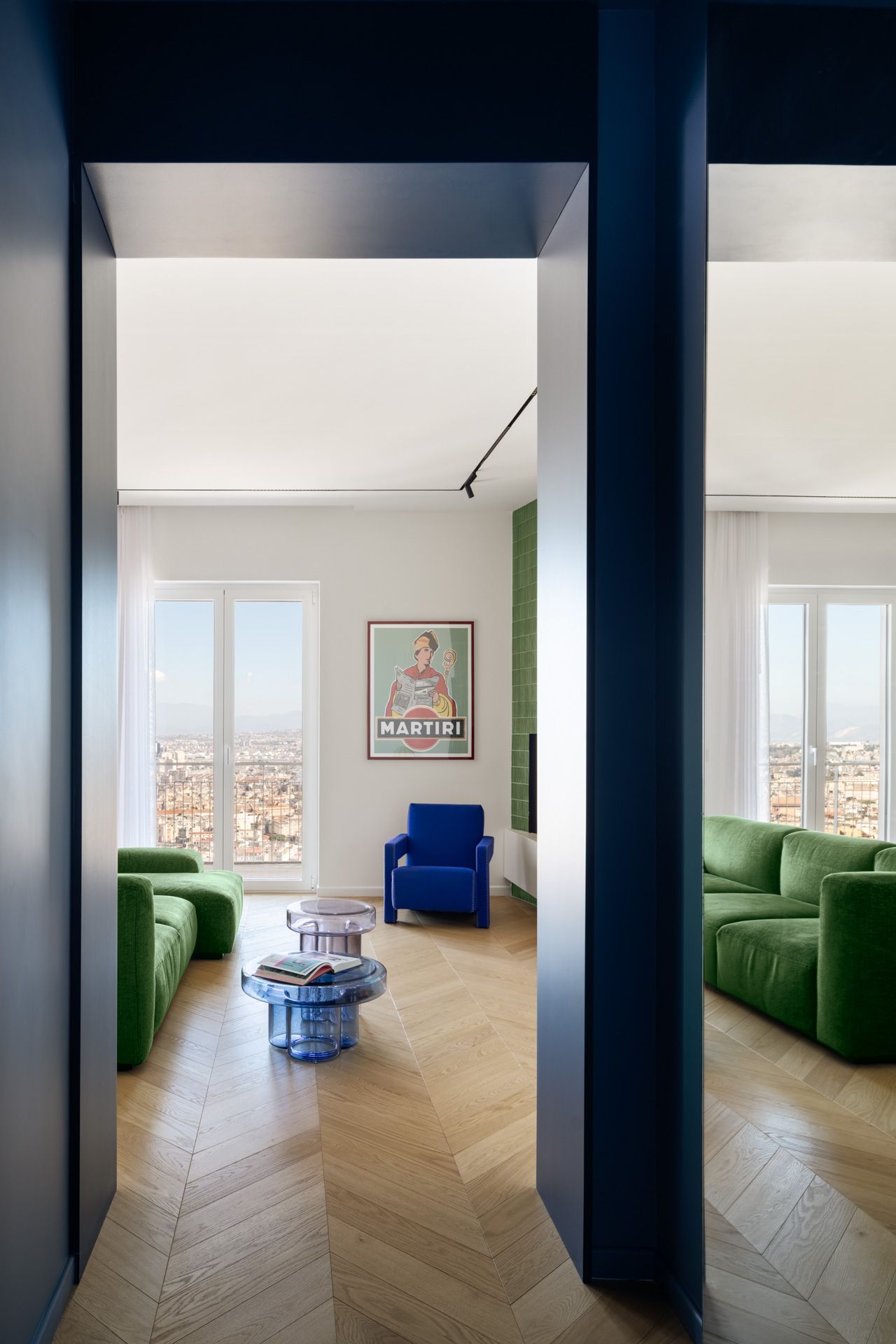 Színpszichológia: E pár piros díszítése Nápolyban!