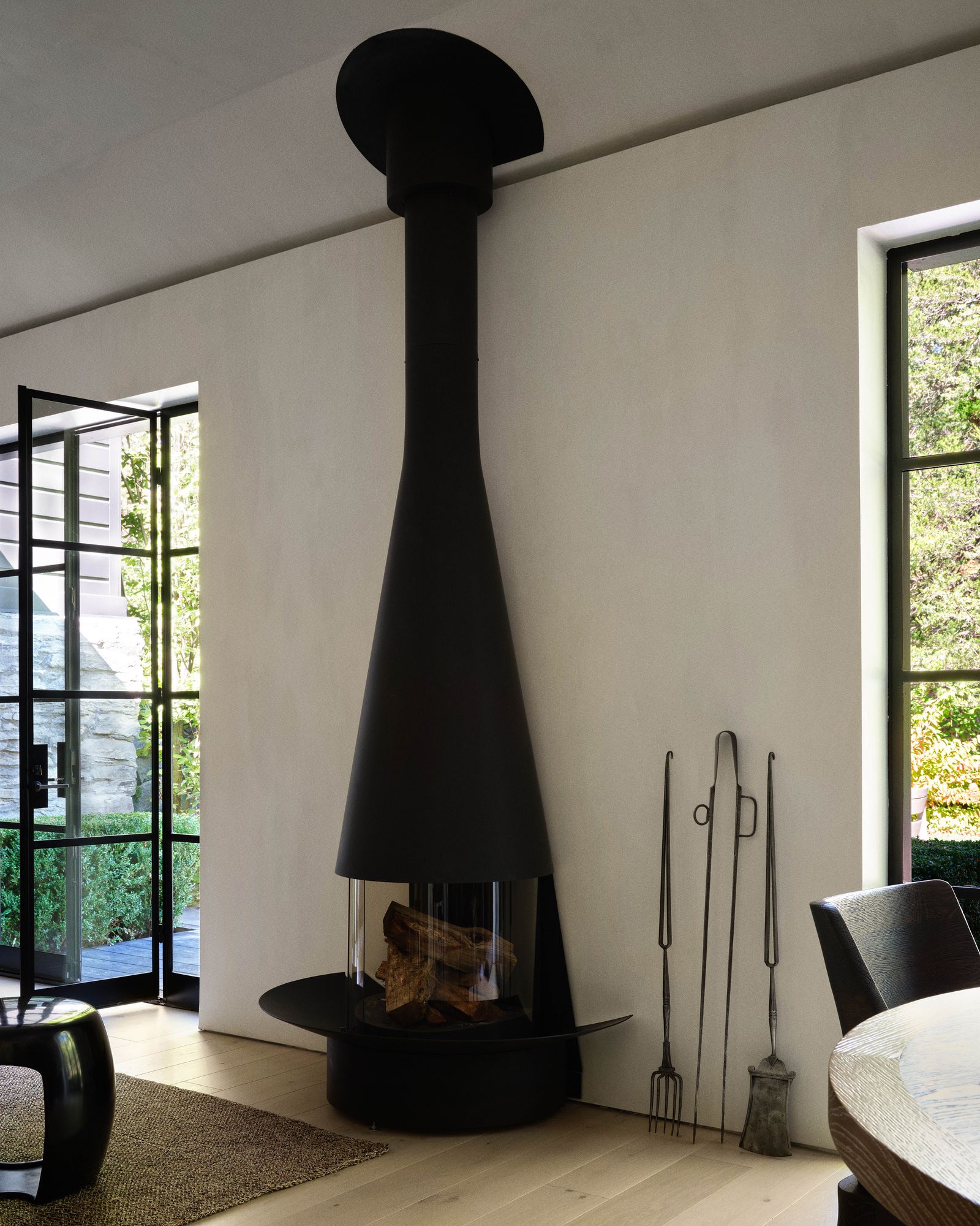 Gyönyörű tárgyakkal él Matthew Fisher upstate New York-i otthona