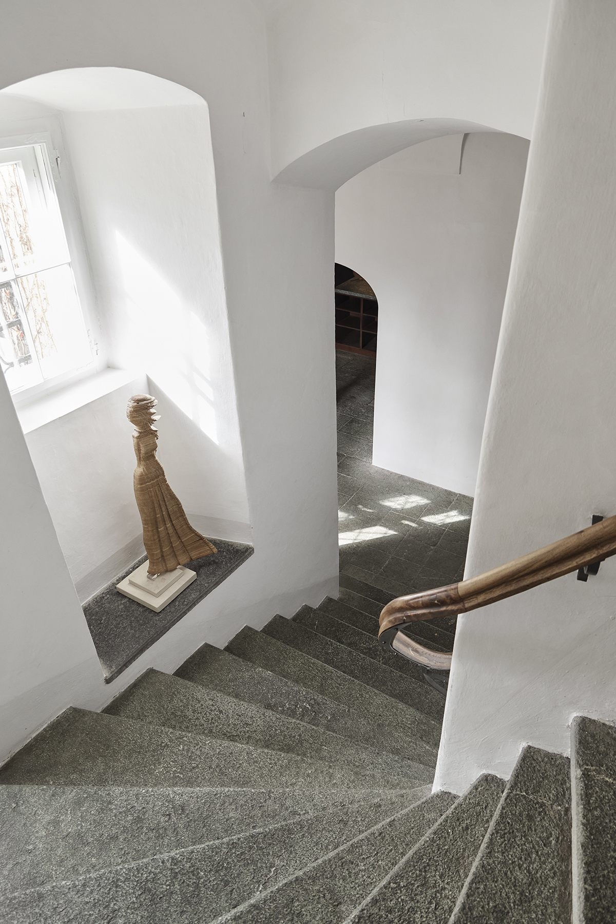 Réteges történetek: Fedezd fel a múlt titkait!