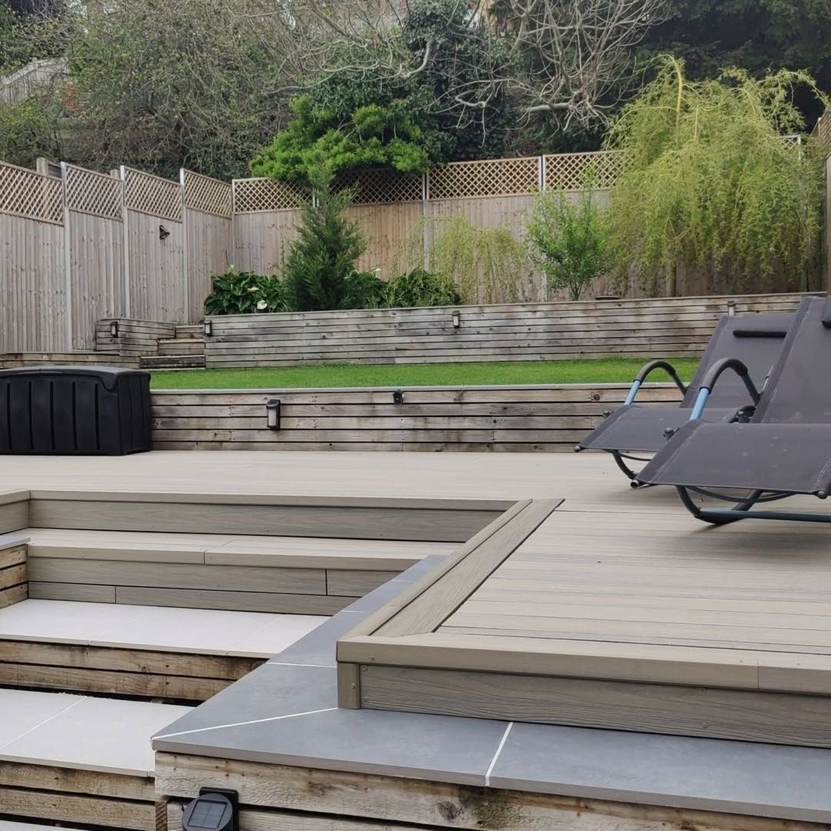 Kicsi Fürdőszoba Design Tippek 2026-ra: Tágasabb Reggeli Élmény!