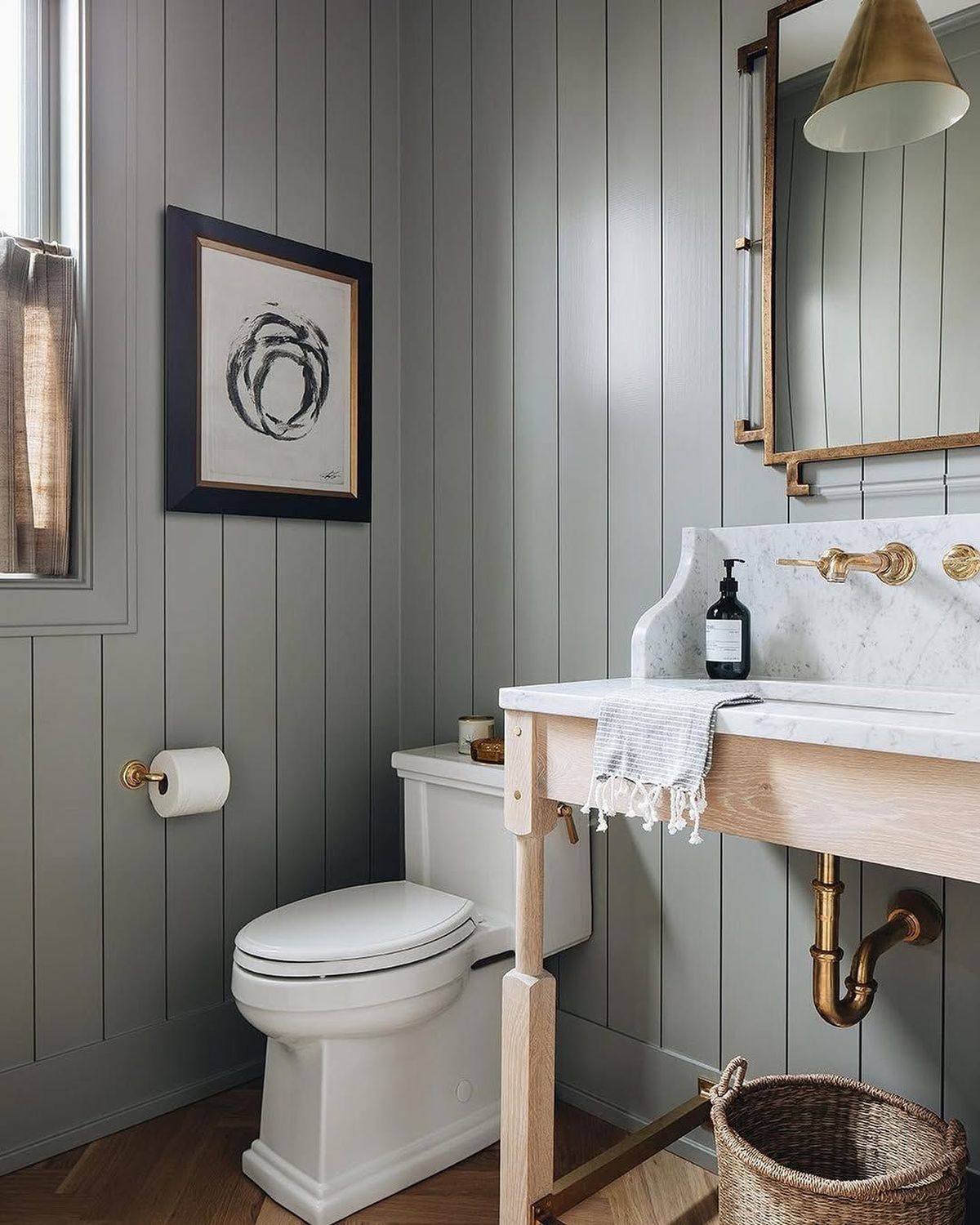 Plum színű belső terek 2026-ra: Mély tónusok varázsa!