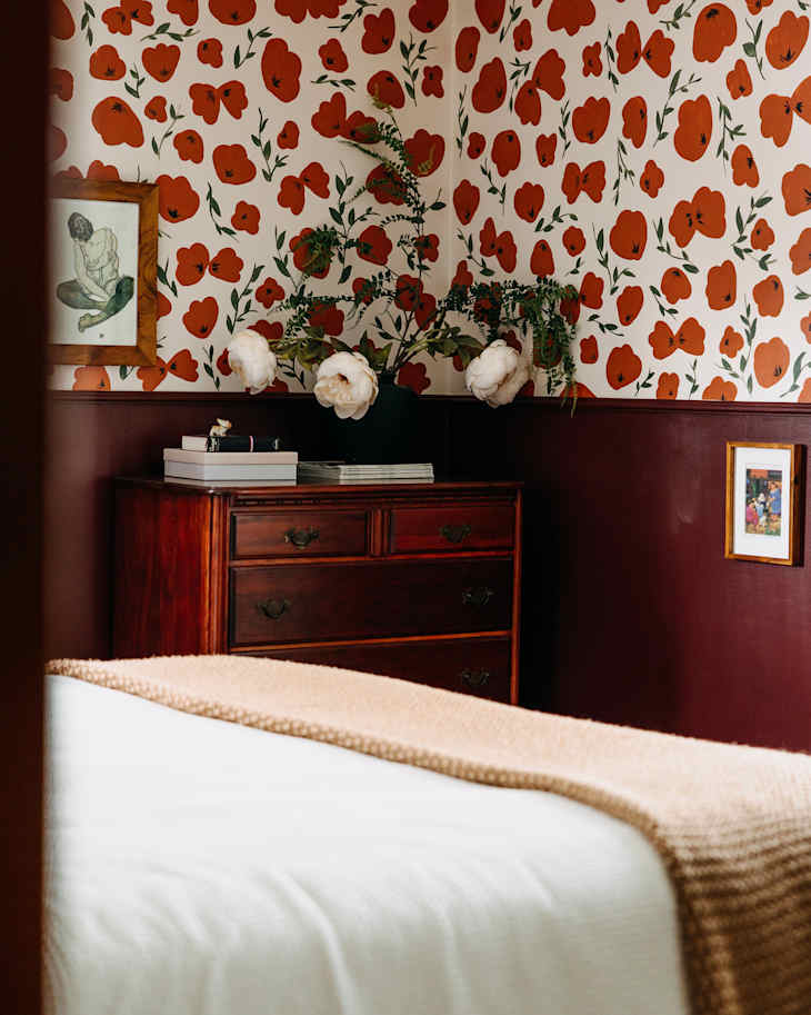 TAPÉTA DIY: Egy belsőépítész 100 dollárból festette!