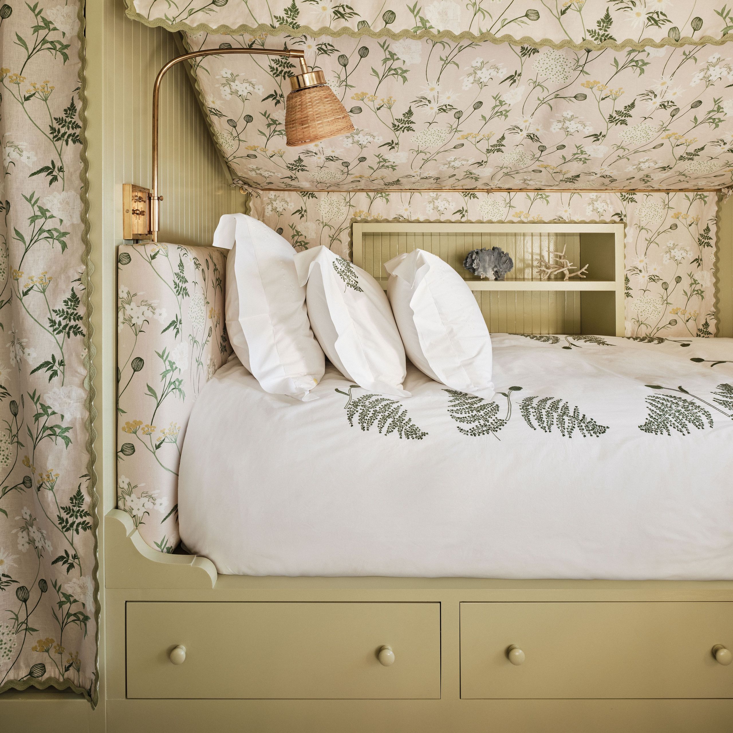 Ágy alatti tárolók: Rendezd át a hálószobád!