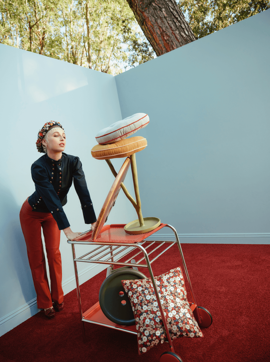 Button dekortrend 2026: Emma Chamberlain stílusa!