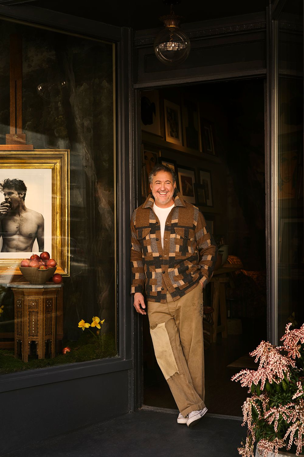 Paredes világépítő érzéke Hudsonba érkezett!