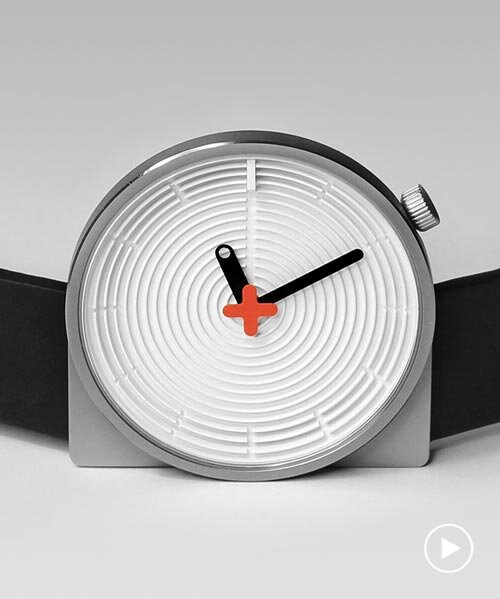 Jó és rossz: A karóra parancsra áll be vezetéshez, íráshoz!