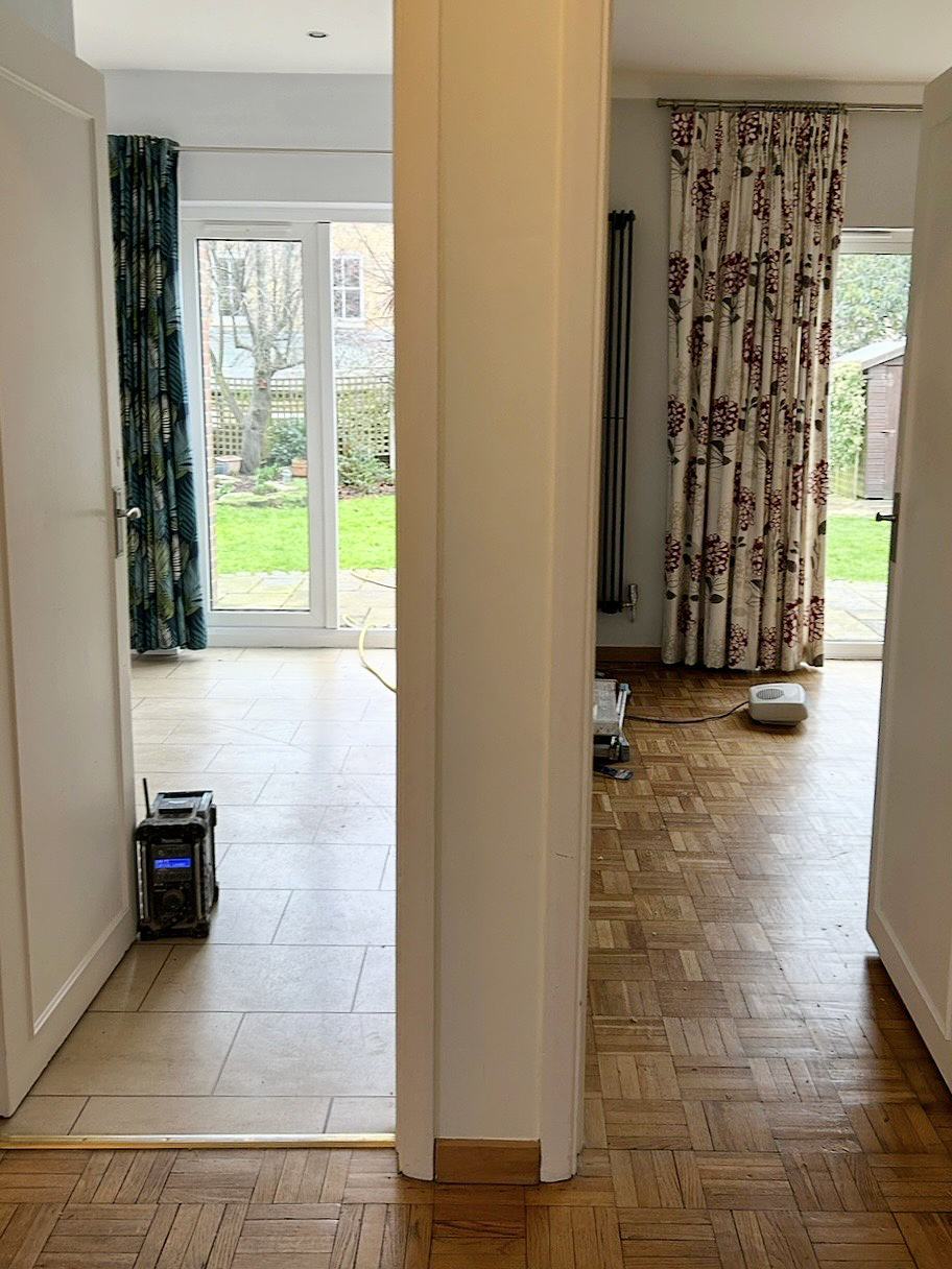 Ajtónyílás bővítése: A londoni átalakítás kulcslépése!