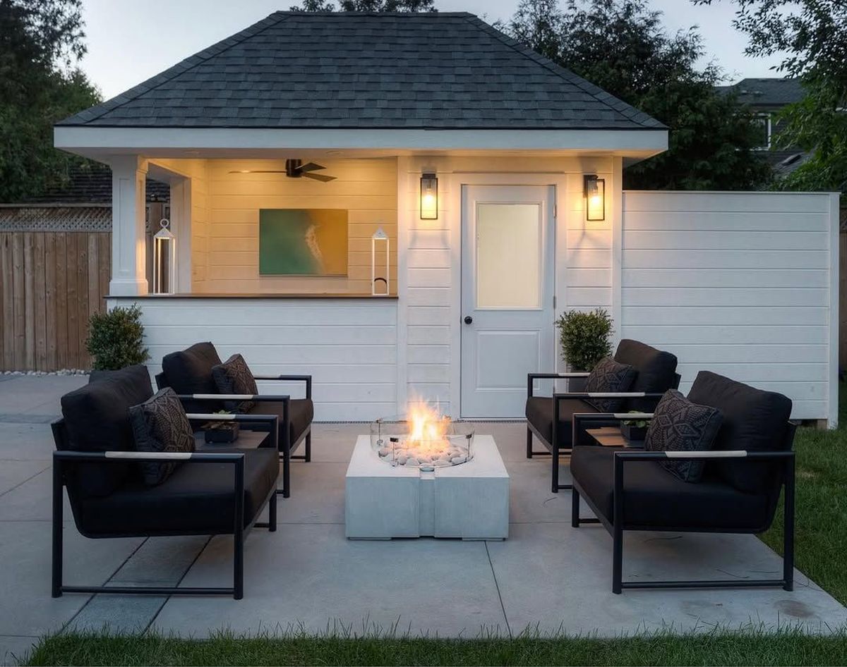 Fehér Konyhák 2026-ra: Színek Nélkül, Egyedi Stílusban!