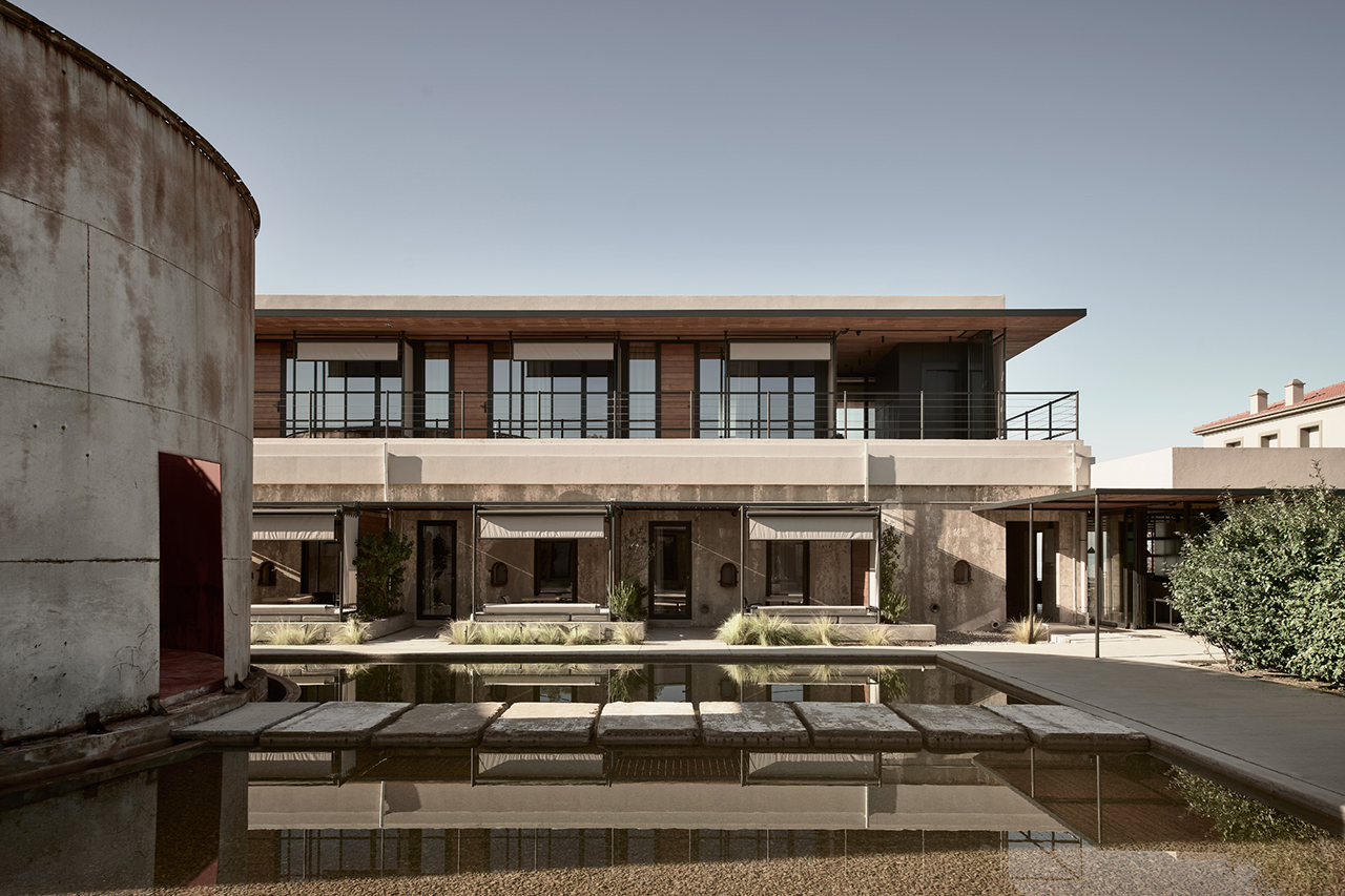 Bortartályból szállás: Egyedi Ion-tengeri resort
