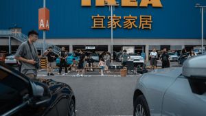 IKEA: Tu00f6ku00e9letes u00e9tkezu0151asztal szu0171k terekhez, 2 szu00e9kkel!