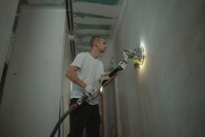 Panelek eltu00e1volu00edtu00e1sa: Meglepetu00e9sek egy ’80-as u00e9vek kabinban!