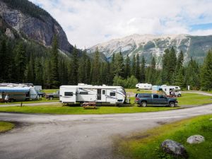 „Drab” RV: Modern, Luxus Laku00f3kocsi Kerekeken!