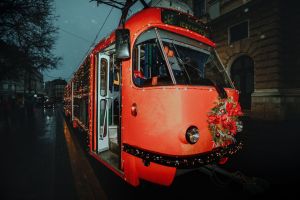 T.J. Maxx: 70-es u00e9vekbeli u00fcnnepi kincsek fu00e9lu00e1ron!