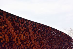 Corten hu00e1z: Zu00f6ldtetu0151s u00e9pu00fclet a portugu00e1l tu00e1jban!